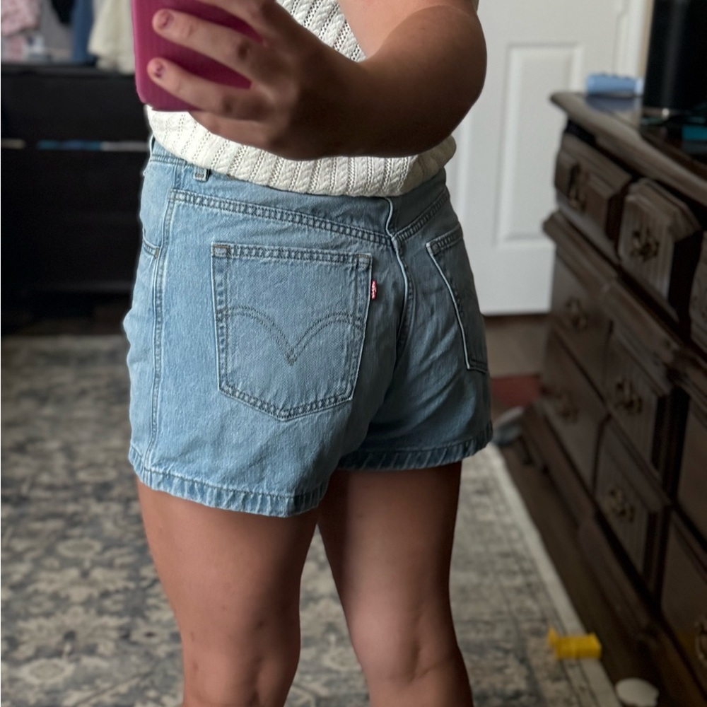 Levi's High Waisted Mom Short
